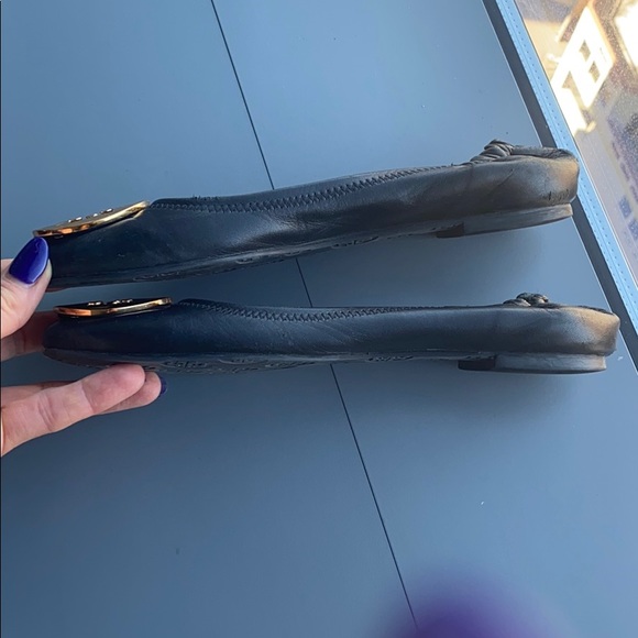Tory Burch ballet flats with gold emblem - Picture 8 of 8